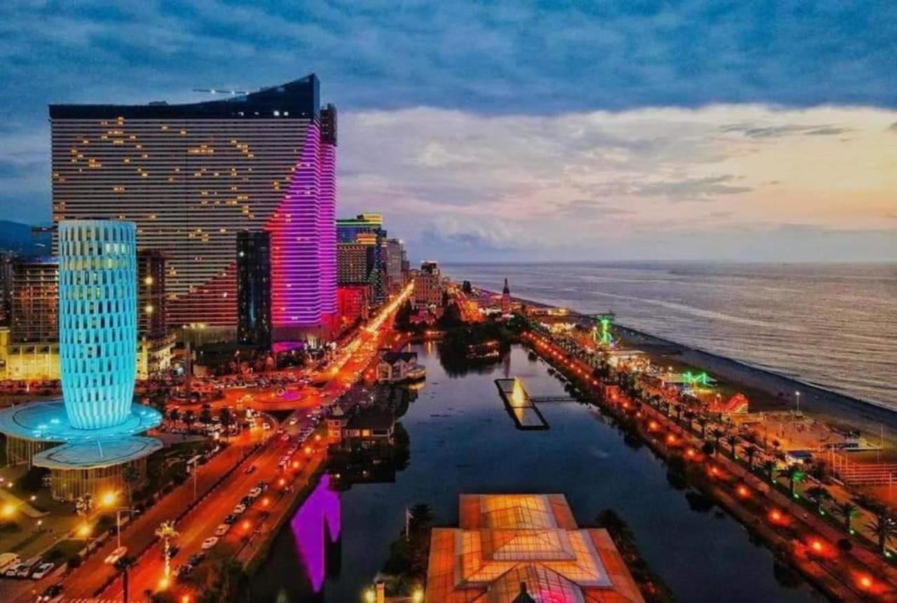 Orbi Sea View Aparthotel Batumi Exterior foto